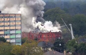 Funcionarios reaccionan ante incendio en la Escuela Sayre Street de Montgomery Funcionarios reaccionan ante incendio en la Escuela Sayre Street de Montgomery