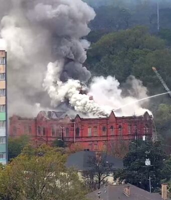 Funcionarios reaccionan ante incendio en la Escuela Sayre Street de Montgomery Funcionarios reaccionan ante incendio en la Escuela Sayre Street de Montgomery