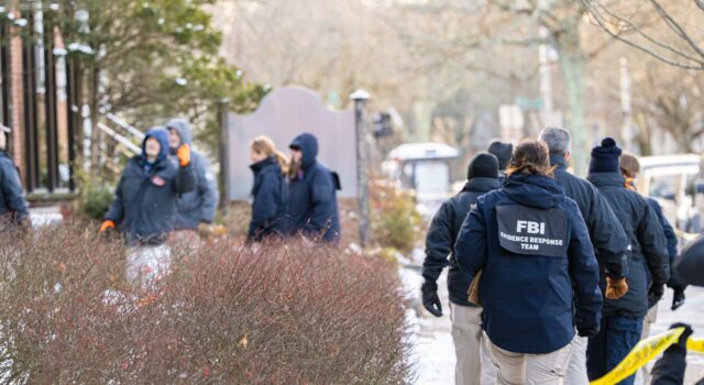 Hallan muerto al sospechoso del tiroteo ocurrido en la Universidad de Brown Hallan muerto al sospechoso del tiroteo ocurrido en la Universidad de Brown