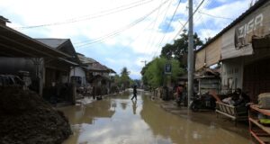 Inundaciones graves en el sur y sudeste de Asia dejan alrededor de 1.300 muertos Inundaciones graves en el sur y sudeste de Asia dejan alrededor de 1.300 muertos