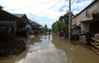 Inundaciones graves en el sur y sudeste de Asia dejan alrededor de 1.300 muertos Inundaciones graves en el sur y sudeste de Asia dejan alrededor de 1.300 muertos