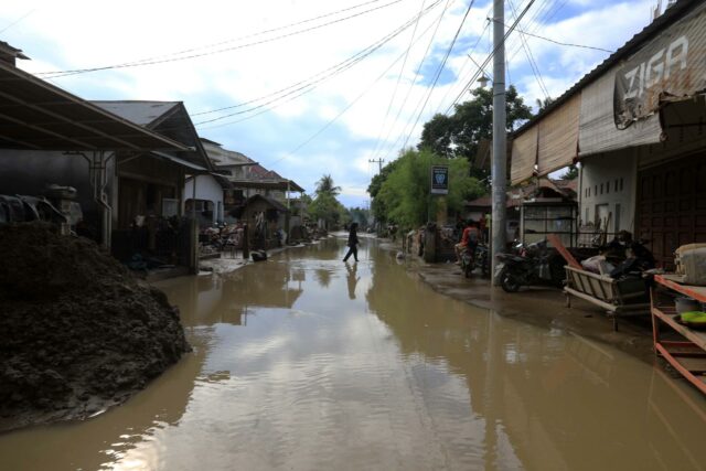 Inundaciones graves en el sur y sudeste de Asia dejan alrededor de 1.300 muertos