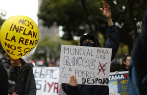 Manifestantes en Ciudad de México denuncian desalojos acelerados por el Mundial Manifestantes en Ciudad de México denuncian desalojos acelerados por el Mundial