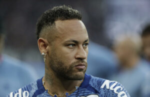 Neymar fue operado con éxito mediante una artroscopia para corregir su lesión de menisco Neymar fue operado con éxito mediante una artroscopia para corregir su lesión de menisco