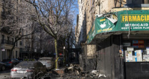 Seis heridos leves deja aparatoso incendio en edificio de viviendas de Nueva York Seis heridos leves deja aparatoso incendio en edificio de viviendas de Nueva York