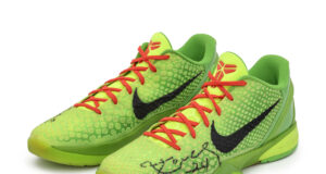 Subastan zapatillas de Kobe Bryant del juego navideño 2010 por diez millones Subastan zapatillas de Kobe Bryant del juego navideño 2010 por diez millones