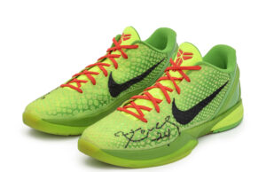 Subastan zapatillas de Kobe Bryant del juego navideño 2010 por diez millones Subastan zapatillas de Kobe Bryant del juego navideño 2010 por diez millones