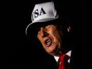 Trump demanda a la BBC por difamación, solicitando hasta 5 mil millones Trump demanda a la BBC por difamación, solicitando hasta 5 mil millones