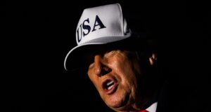 Trump demanda a la BBC por difamación, solicitando hasta 5 mil millones Trump demanda a la BBC por difamación, solicitando hasta 5 mil millones