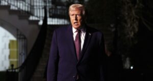 Trump figura con frecuencia en los nuevos documentos revelados sobre el caso Epstein Trump figura con frecuencia en los nuevos documentos revelados sobre el caso Epstein