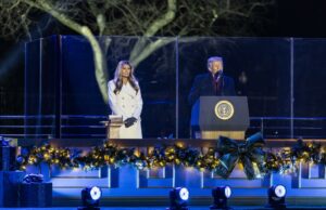 Trump y la primera dama encendieron el árbol navideño de la Casa Blanca Trump y la primera dama encendieron el árbol navideño de la Casa Blanca