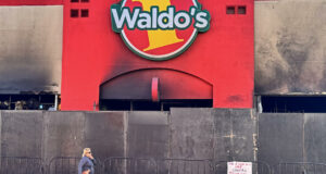 Fiscalía mexicana imputa a Waldo’s por incendio con veinticuatro muertos en sucursal Fiscalía mexicana imputa a Waldo's por incendio con veinticuatro muertos en sucursal
