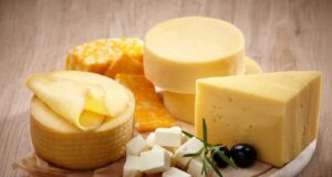 Nuevos estudios sugieren que comer queso podría reducir el riesgo de demencia Nuevos estudios sugieren que comer queso podría reducir el riesgo de demencia