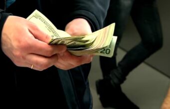 Alabama estudia subir el salario mínimo tras reabrirse el debate sobre los salarios Alabama estudia subir el salario mínimo tras reabrirse el debate sobre los salarios