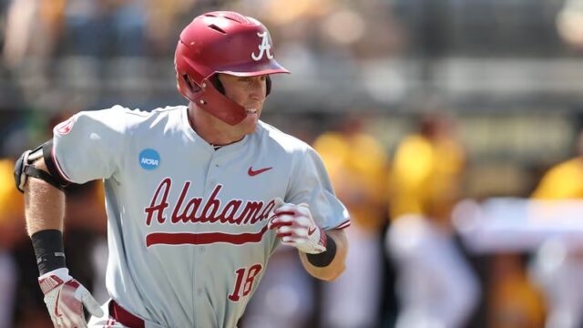 El equipo de béisbol de Alabama se prepara para el "Fan Day" antes de la temporada 2026