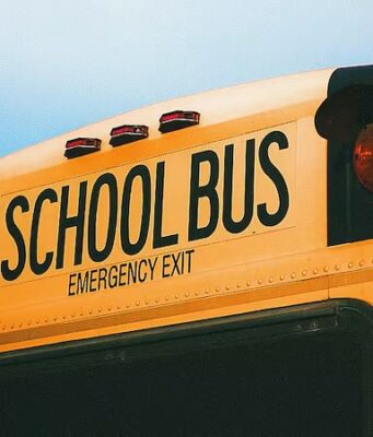 Escuelas de Alabama preparan cierres este lunes debido a fuertes tormentas invernales Escuelas de Alabama preparan cierres este lunes debido a fuertes tormentas invernales