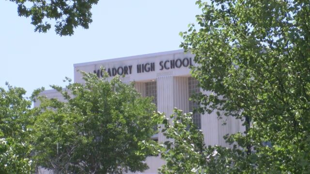 Estudiante atropellado por un auto afuera de la Preparatoria McAdory Estudiante atropellado por un auto afuera de la Preparatoria McAdory