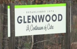 Familia presenta demanda alegando abusos físicos y sexuales en residencia Glenwood Familia presenta demanda alegando abusos físicos y sexuales en residencia Glenwood