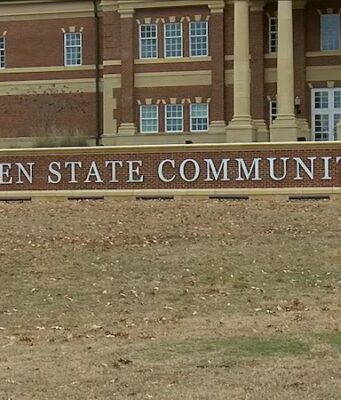 Gadsden State reduce costos de matrícula con el programa Cardinal Promise Gadsden State reduce costos de matrícula con el programa Cardinal Promise