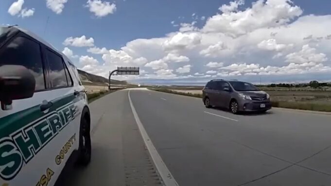 Guatemalteco acusado de morder a un agente del ICE durante una parada de tráfico Guatemalteco acusado de morder a un agente del ICE durante una parada de tráfico