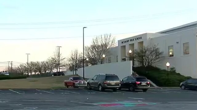 Joven de 17 años detenido tras ser encontrado con un arma en la Preparatoria McAdory