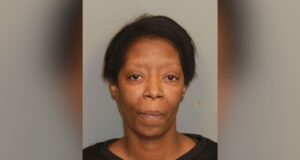 Mujer de Birmingham acusada de homicidio imprudencial tras atropellar y matar a peatón Mujer de Birmingham acusada de homicidio imprudencial tras atropellar y matar a peatón