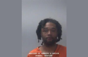 Oficial de policía de Huntsville es asignado a tareas administrativas tras revisión de uso de la fuerza Oficial de policía de Huntsville es asignado a tareas administrativas tras revisión de uso de la fuerza