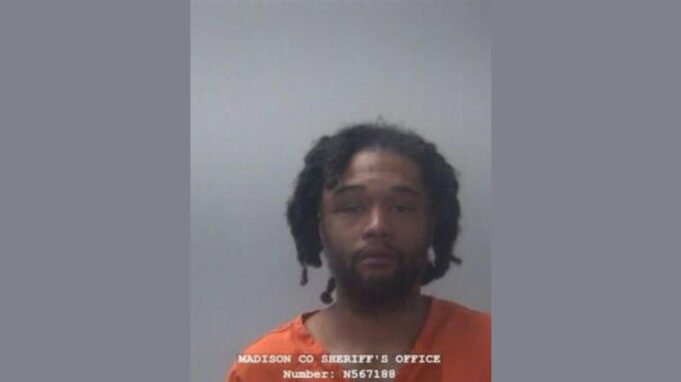 Oficial de policía de Huntsville es asignado a tareas administrativas tras revisión de uso de la fuerza Oficial de policía de Huntsville es asignado a tareas administrativas tras revisión de uso de la fuerza