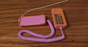 Padres en Homewood usan teléfonos fijos para evitar los teléfonos inteligentes Padres en Homewood usan teléfonos fijos para evitar los teléfonos inteligentes