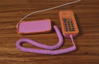 Padres en Homewood usan teléfonos fijos para evitar los teléfonos inteligentes Padres en Homewood usan teléfonos fijos para evitar los teléfonos inteligentes