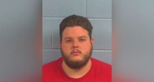 Sentenciado a cadena perpetua por violación, sodomía y abuso sexual de un menor Sentenciado a cadena perpetua por violación, sodomía y abuso sexual de un menor