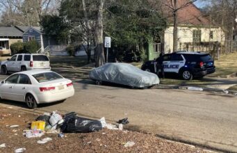 Una persona y un perro fueron baleados en Division Avenue el viernes por la tarde Una persona y un perro fueron baleados en Division Avenue el viernes por la tarde
