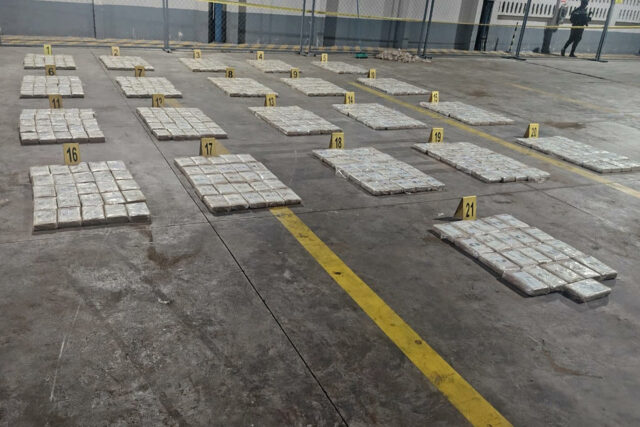 Autoridades de Guatemala decomisan más de 1,7 toneladas de cocaína ocultas en contenedores