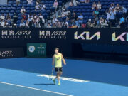 Carlos Alcaraz practica en la Rod Laver Arena previo a enfrentar a Zverev Carlos Alcaraz practica en la Rod Laver Arena previo a enfrentar a Zverev