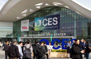 CES exhibe televisores ultra delgados y cámaras minúsculas de alta tecnología CES exhibe televisores ultra delgados y cámaras minúsculas de alta tecnología