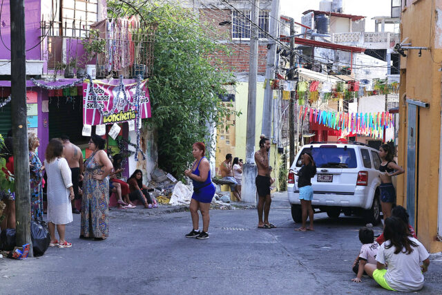 Estatal eléctrica mexicana restablece casi toda la luz tras sismo en Guerrero CFE restablece casi todo el suministro eléctrico tras sismo en Guerrero