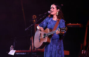 Julieta Venegas anuncia gira por México para presentar en vivo su nuevo álbum Julieta Venegas anuncia gira por México para presentar en vivo su nuevo álbum