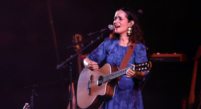 Julieta Venegas anuncia gira por México para presentar en vivo su nuevo álbum Julieta Venegas anuncia gira por México para presentar en vivo su nuevo álbum