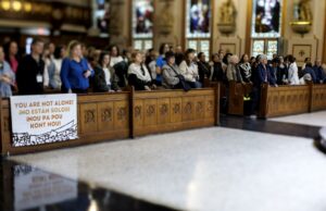 Líderes religiosos denuncian muertes y tratos crueles de ICE contra inmigrantes en Miami Líderes religiosos denuncian muertes y tratos crueles de ICE contra inmigrantes en Miami