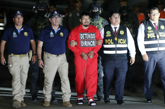 Llegada a Lima de alias El Monstruo tras ser extraditado desde Paraguay