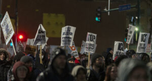 Manifestantes en Mineápolis exigen la salida de ICE ante presuntos abusos policiales Manifestantes en Mineápolis exigen la salida de ICE ante presuntos abusos policiales