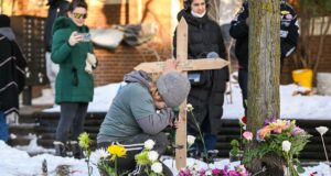 Manifestantes en Mineápolis rechazan a ICE tras la muerte de una mujer Manifestantes en Mineápolis rechazan a ICE tras la muerte de una mujer