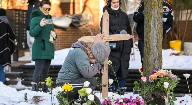 Manifestantes en Mineápolis rechazan a ICE tras la muerte de una mujer Manifestantes en Mineápolis rechazan a ICE tras la muerte de una mujer