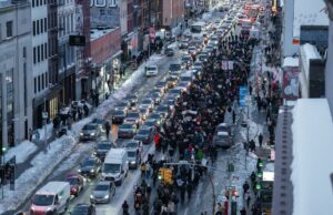 Multitudinarias marchas en Nueva York durante la jornada de apoyo nacional a Mineápolis Multitudinarias marchas en Nueva York durante la jornada de apoyo nacional a Mineápolis