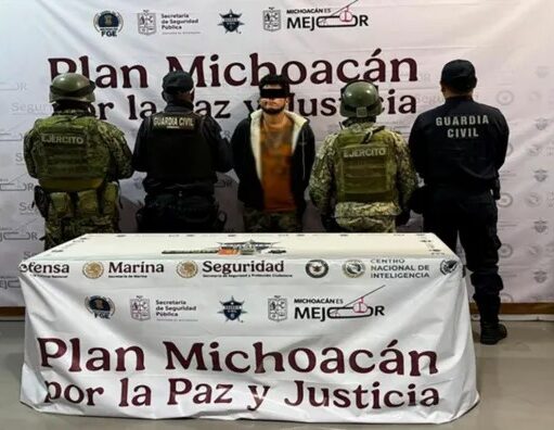 Nueve arrestados y tres campamentos destruidos tras operativo policial en Michoacán, México Nueve arrestados y tres campamentos destruidos tras operativo policial en Michoacán, México