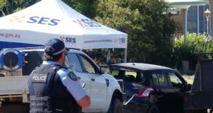 Policía busca a sospechoso tras tiroteo que dejó tres muertos en Australia Policía busca a sospechoso tras tiroteo que dejó tres muertos en Australia