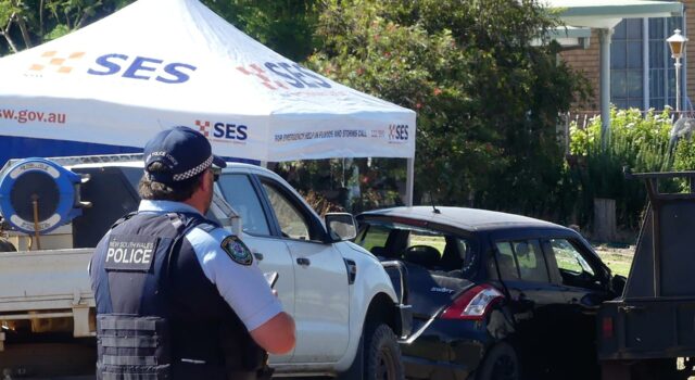 Policía busca a sospechoso tras tiroteo que dejó tres muertos en Australia Policía busca a sospechoso tras tiroteo que dejó tres muertos en Australia