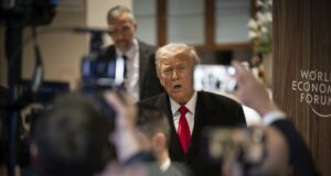 Trump actúa como provocador en Davos y anuncia un preacuerdo sobre Groenlandia Trump actúa como provocador en Davos y anuncia un preacuerdo sobre Groenlandia