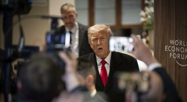 Trump actúa como provocador en Davos y anuncia un preacuerdo sobre Groenlandia Trump actúa como provocador en Davos y anuncia un preacuerdo sobre Groenlandia