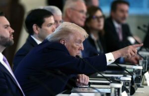 Trump advierte acciones sobre Groenlandia, sugiriendo que ocurrirá por acuerdo o imposición Trump advierte acciones sobre Groenlandia, sugiriendo que ocurrirá por acuerdo o imposición